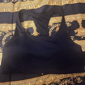Lululemon cute black racer back sports bra essential sz. 6 S/M
